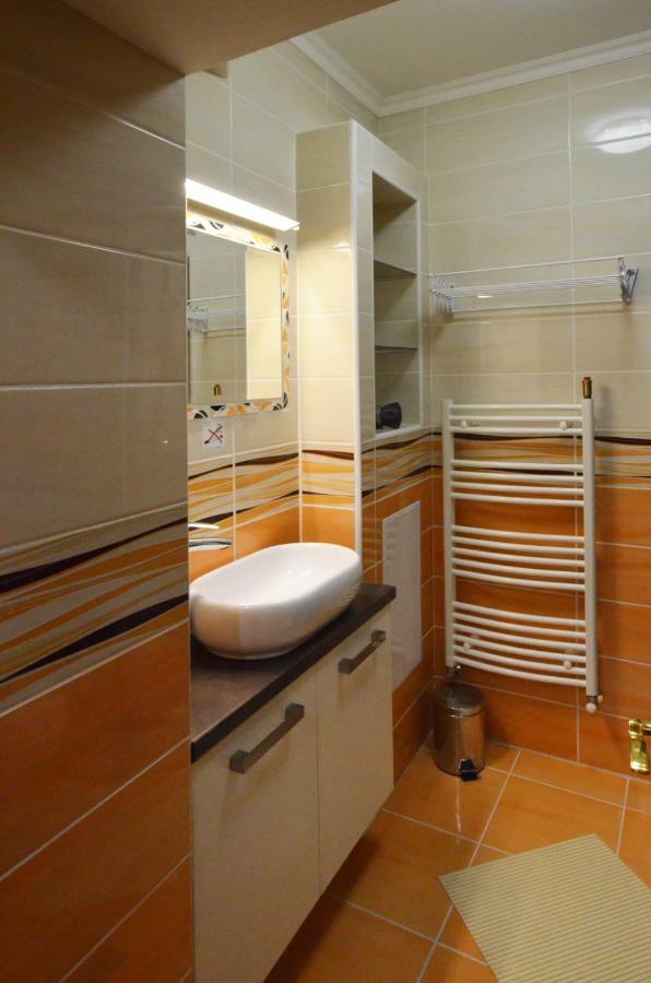 Bathory Apartman Apartment Eger Exterior foto